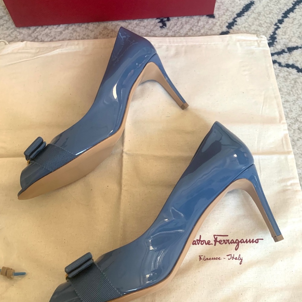 Salvatore ferragamo pola patent pump heels - Picture 6 of 8